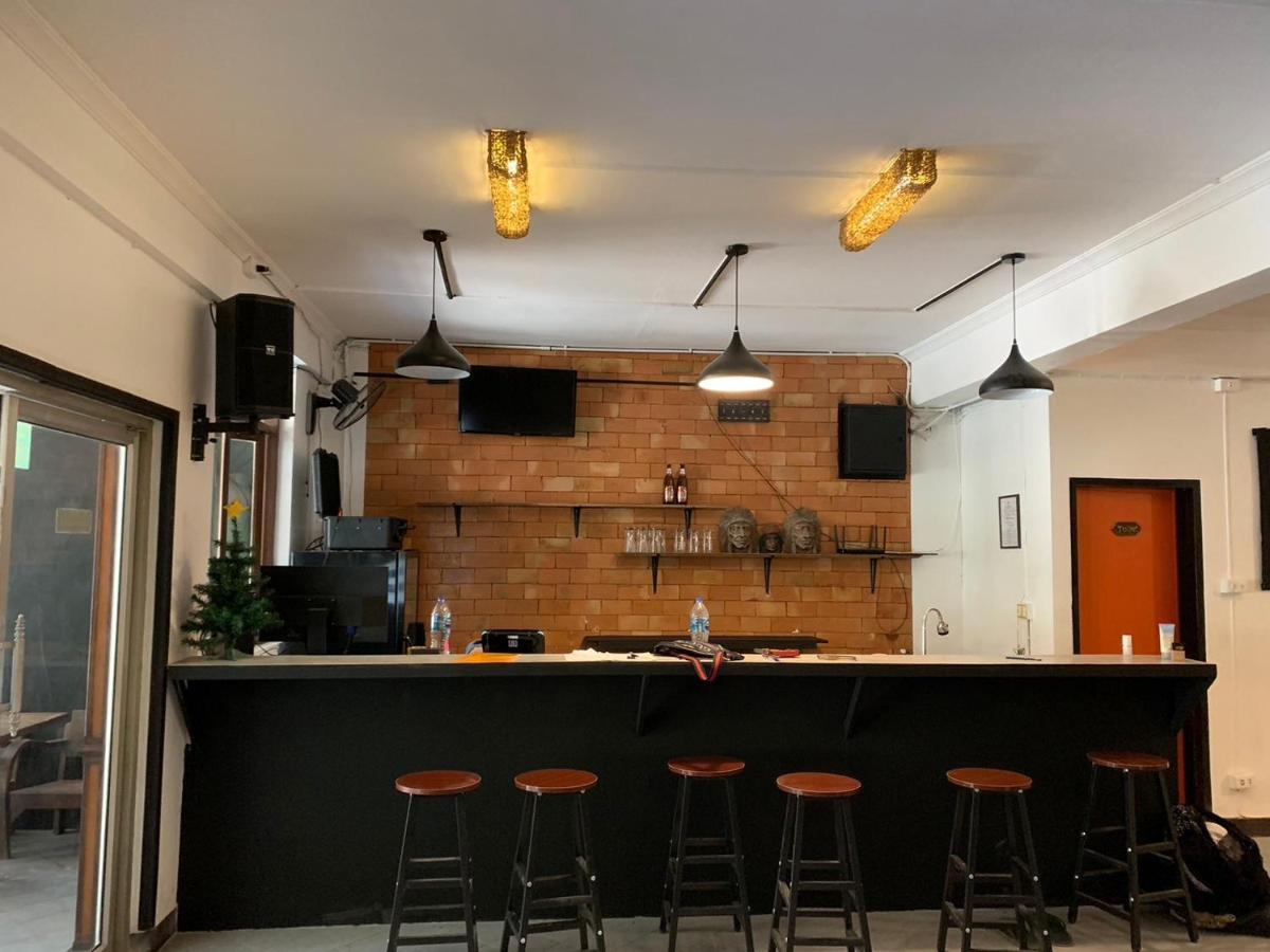 Revolution Hostel Τσιάνγκ Μάι Εξωτερικό φωτογραφία